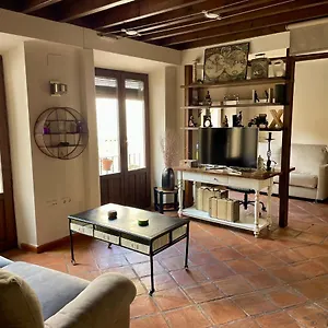 Sleep In Historic Puerta Elvira Apartment Granada